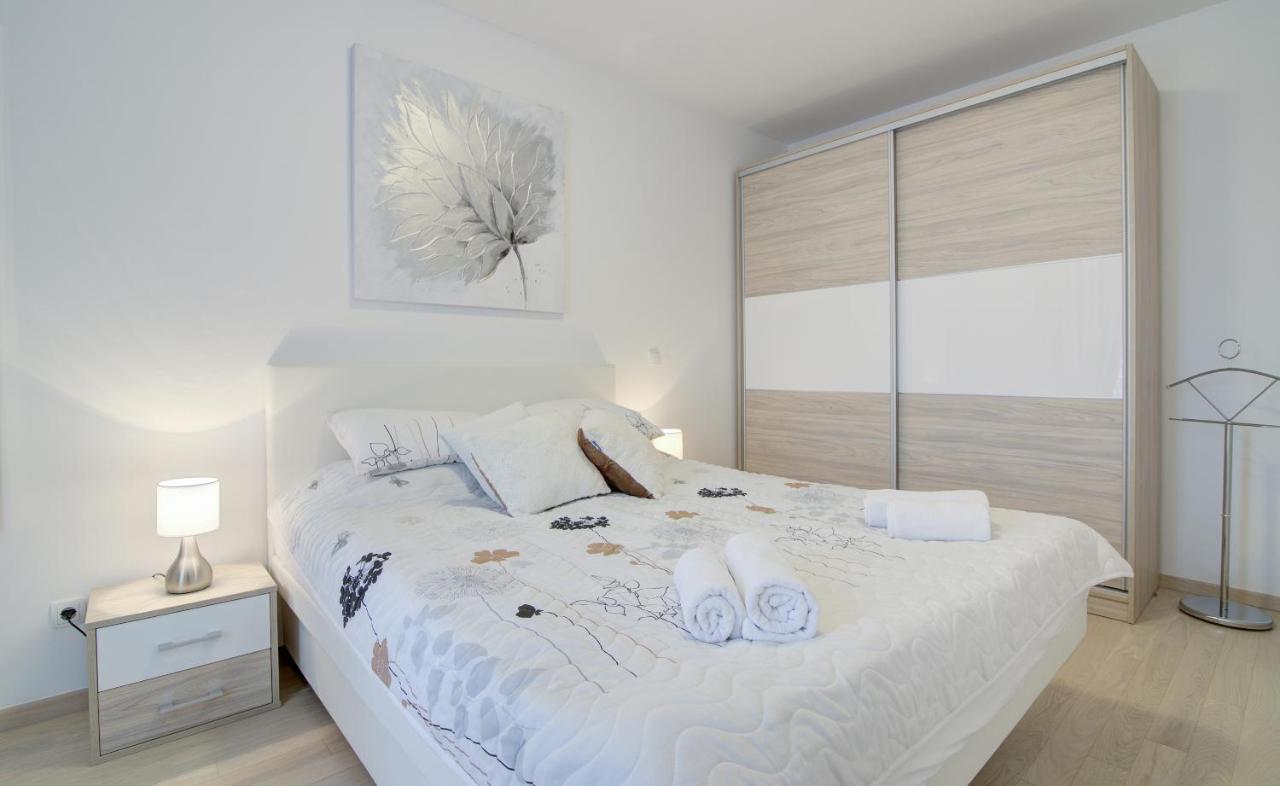 Apartments Luka - Villa Sunce Senj  Buitenkant foto
