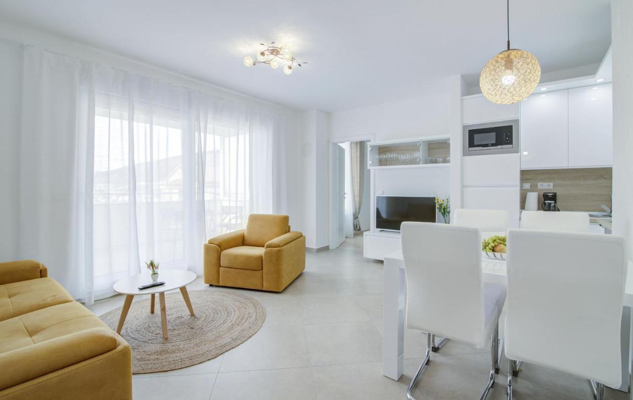 Apartments Luka - Villa Sunce Senj  Buitenkant foto