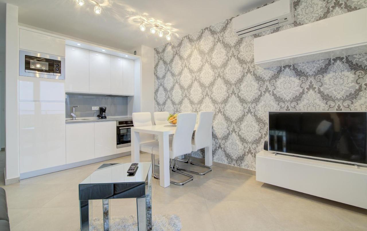Apartments Luka - Villa Sunce Senj  Buitenkant foto